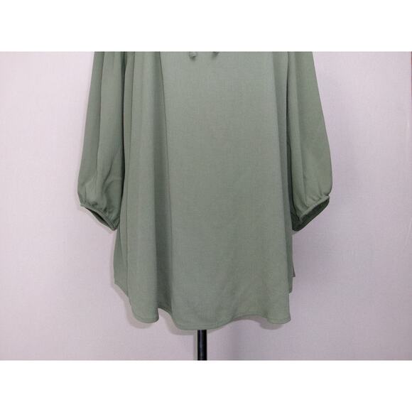 Torrid Women Tunic size 1 Ruched Green 3/4 Sleeve Tie Neck Pullover Lightweight - Picture 3 of 13